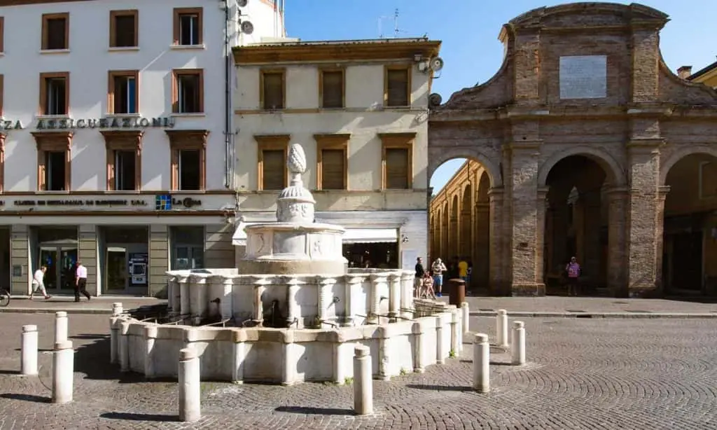 Piazza Cavour